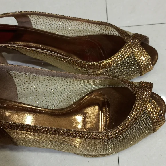 Copper net embellished Heels - Picture 7 of 7